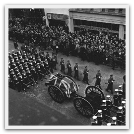 Winston Churchill&rsquo;s coffin to his funeral